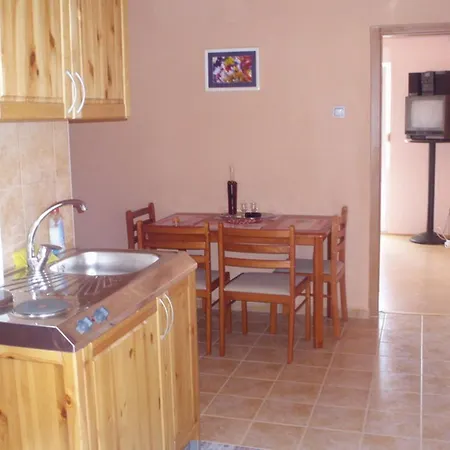 Apartment Apartments Dubravko